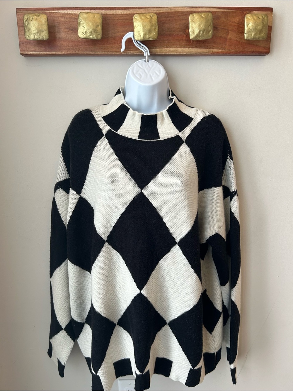 BNWT Black & Cream Diamond-Pattern Mock Neck Sweater - Super Soft - Size Large